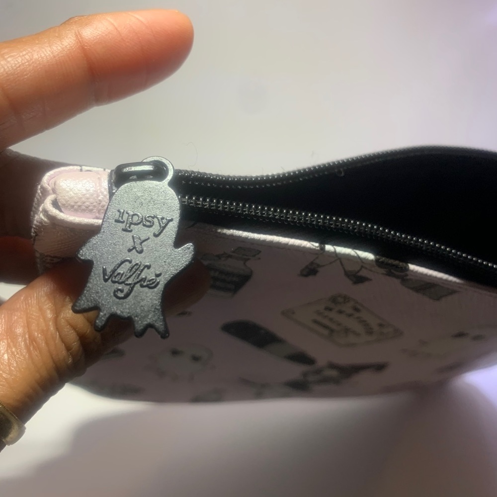 IPSY Cosmetic bags - $6 ea or 3 for $10.00 - Picture 11 of 16